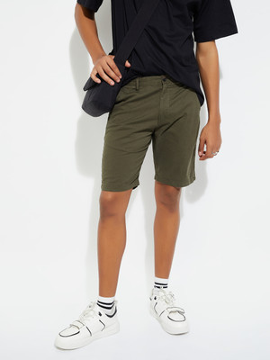 MAX Solid Men Green Basic Shorts