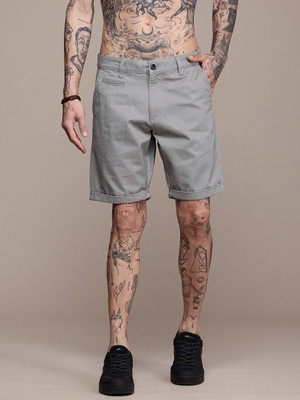 Roadster Solid Men Grey Chino Shorts