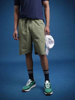 Roadster Solid Men Green Cargo Shorts