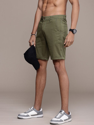 Roadster Solid Men Green Regular Shorts