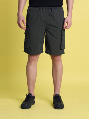 Bene Kleed Solid Men Dark Green Regular Shorts