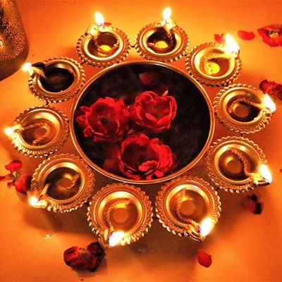 aasha brass collections Diya Shape Flower Decorative Urli Bowl Handcrafted Bowl for Floating Flowers Decorative Showpiece  -  30 cm(Metal, Gold)