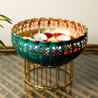 Ekhasa Metal Urli for Home Décor|Perfect Décor Item for Diwali Pooja & Other Festivals Decorative Showpiece  -  14.2 cm(Metal, Green, Gold)