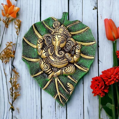 DreamKraft Green Leaf Ganesha ji Statue,Ganpati Wall Hanging Ganesh Ido Decorative Showpiece  -  17 cm(Metal, Gold)