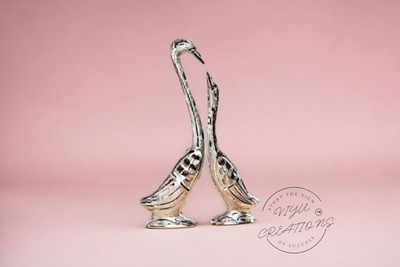 Viyu Creations Aluminum Kissing Swan Set for Feng Shui Duck Pair Showpiece Home Decor Gift Item Decorative Showpiece  -  17 cm(Metal, Silver)