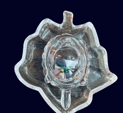 DEVINE CREATIONS Tortoise on Leaf Decorative Showpiece  -  4 cm(Crystal, White)