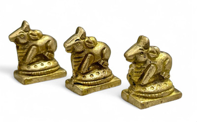 vastu vardan Vastu Brass Nandi Maharaj Statue (1 Inch Approx) Brass Nandi Idol (Pack of 3) Decorative Showpiece  -  3 cm(Brass, Yellow)