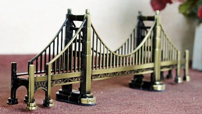 Triangle Ant Golden Gate Bridge Souvenir Statues American Travel Model Plating Bridge Decorative Showpiece  -  4 cm(Metal, Gold)
