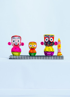 Zenith Zone Decorative Showpiece  -  6 cm(Wood, Multicolor)
