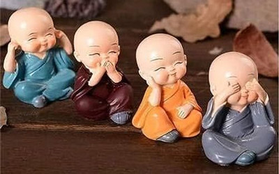VRB Dec VRB DEC 1 Set Buddha Monk showpiece Decorative Showpiece  -  4 cm(Polyresin, White)