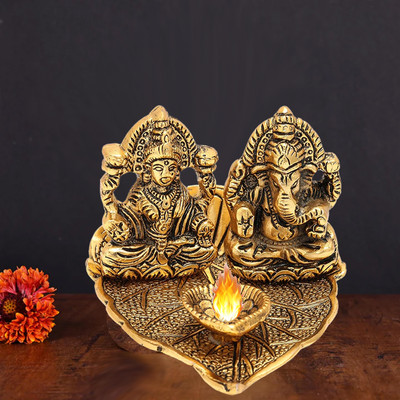 Kitlyn Lakshmi Ganesha sitting on leaf with diya stand, Laxmi-Ganesh Pair Idol Decorative Showpiece  -  8 cm(Brass, Gold)