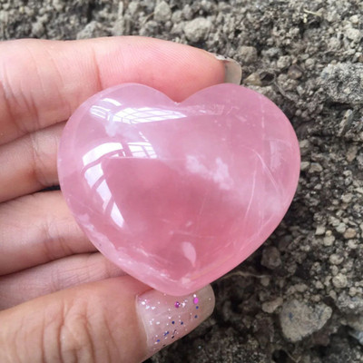 HEALIT Natural Rose Quartz Heart Stone for Love & Healing, Gift & Home Décor Decorative Showpiece  -  4 cm(Stone, Pink)