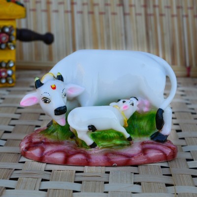 Flipkart SmartBuy Polyresin Colorful Cow and Calf Statue Decorative Showpiece  -  7 cm(Polyresin, White, Green)