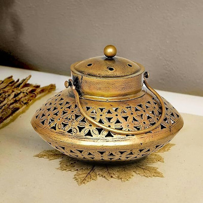 kaevion Medium Size 7” Metal Brass Dhoop Dani Degchi Candle Holder Decorative Showpiece  -  14 cm(Brass, Gold)