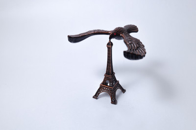 Craftology Antique Eiffel Tower statue 10 cm Showpiece (Brass, Brown) Decorative Showpiece  -  9.5 cm(Metal, Brown)