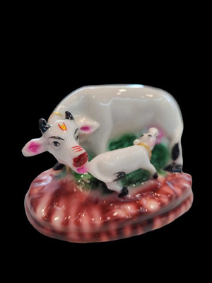 Gurucharan Cow and Calf Showpiece Idols and Figurines (Cow and Calf) Decorative Showpiece  -  9 cm(Resin, White)