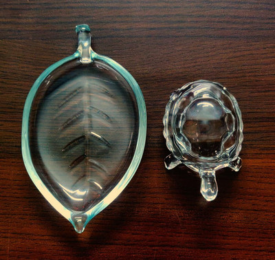 IndusBay Glass Turtle Tortoise with Leaf Tray Diwali Gift for Blessing Career and Luck Decorative Showpiece  -  6 cm(Glass, Clear)
