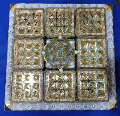 VSP VASTU SAMADHAN VSP VASTU SAMADHAN - 34 PYRA GOLDEN SUPER POWER PLATE ( 12 INCH ) Decorative Showpiece  -  30 cm(Metal, Multicolor)