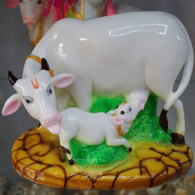 SBBCO Divine Magnet Handcrafted Cow and Calf | Kamadhenu Cow and Calf Statue Decorative Showpiece  -  16 cm(Marble, White)