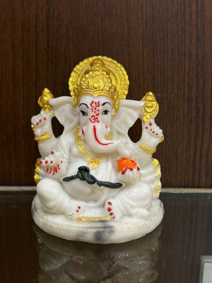 Shree Shyam Handicraft Lord Ganesha Idol on Decorative Handcrafted Plate for Home and Car Decorative Showpiece  -  6 cm(Marble, White)