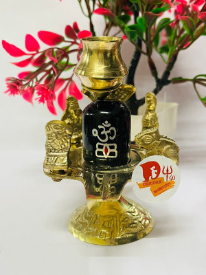 PUCHCHI SHIV PARIVAAR/BRASS SHIV FAMILY Brass Pooja Chowki Decorative Showpiece  -  16.9 cm(Brass, Gold)