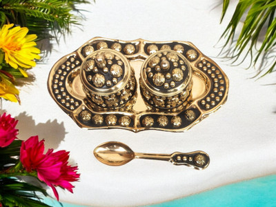 amishi blissful decor Brass Dibbi Kumkum Box, Fancy Supari,Dry Fruit Box (Pack of 1) Multipurpose Decorative Showpiece  -  4 cm(Brass, Gold)