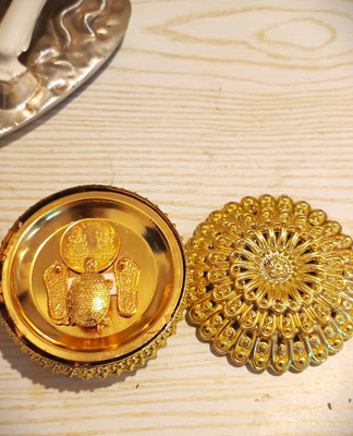 curiofy charan paduka Decorative Showpiece  -  10 cm(Brass, Gold)