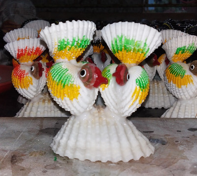 sikder store Sea shell love bird Decorative Showpiece  -  5 cm(Clay, White, Green)