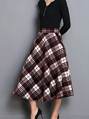 HouseOfCommon Checkered Women Skorts Maroon, White Skirt