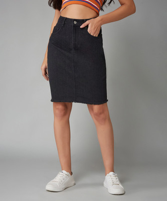 DOLCE CRUDO Solid Women Flared Black Skirt