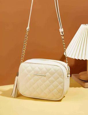 house of common White Sling Bag PK_BEIGE_11