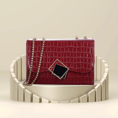 Leather Land Maroon Sling Bag Designer Box Golden chain in Maroon
