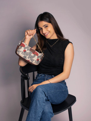 ZOUK Beige, Red Shoulder Bag Nawabi Couture Baguette