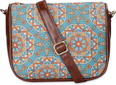 The CLOWNFISH Green Sling Bag Garnet Series Printed Handicraft Fabric Single Shoulder Bag Shoulder Belt