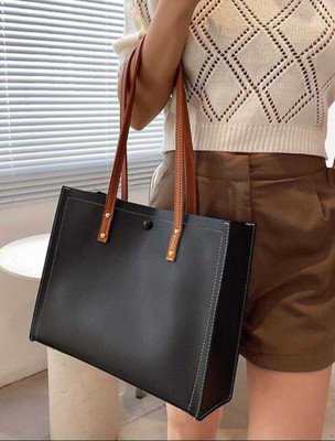 SSAZU Black Hand-held Bag Handbag