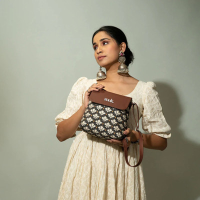 ZOUK Black, White Sling Bag Bidri Kaiser Flap Sling Bag