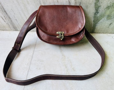 MADONA HANDICRAFT Brown Sling Bag Sling C-lock Lady bag this is cool leather Lady purse
