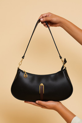 TIZARAT MAN Women Black Sling Bag