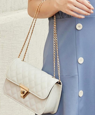 TCRAFTS White Sling Bag TCZ-LS-229-SLNBG-SIDR-BRFI-KRHAI-WHTE_s