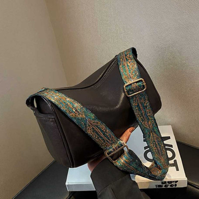 DAQ Brown Shoulder Bag DQ-SB002