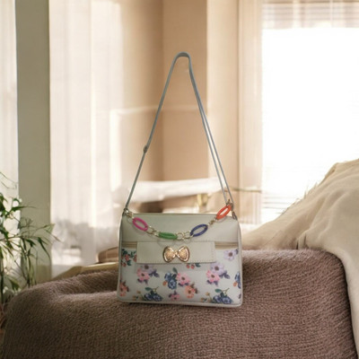 AK White Sling Bag LV.WHITE.12WER