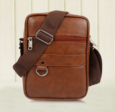 bellira Men Tan Messenger Bag