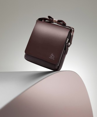 komto Brown Sling Bag Premium Kangaroo Embossed Logo Men Leather Sling Shoulder Bag (Brown)