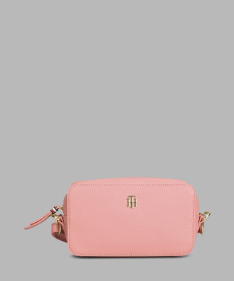 TOMMY HILFIGER Pink Sling Bag ODETTE II-ENGLISH PINK-CAMERA XBODY-PEBBLE PVC