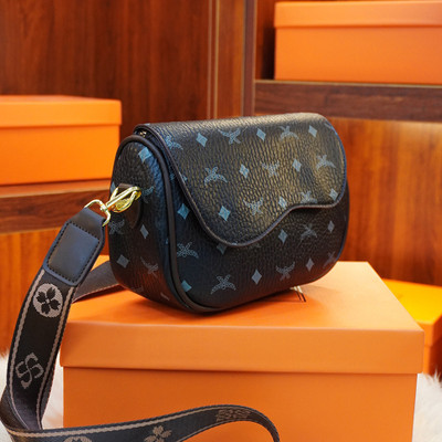 Diva Dale Black Sling Bag Stylish Trendy Premium Party-Wear Broad Belt