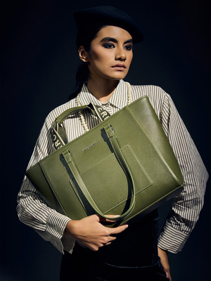 LINO PERROS Green Tote Monroe Commuter Bag
