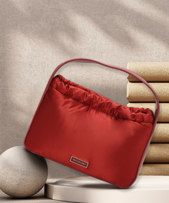 VAN HEUSEN Red Messenger Bag VWBGSSSAC00018