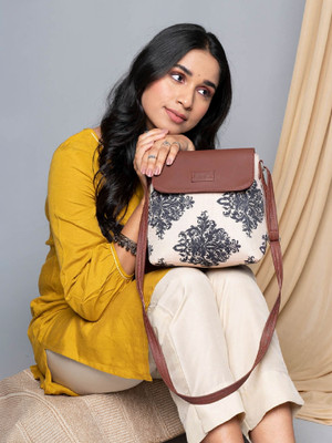 ZOUK White Sling Bag ZFSLB-MM01
