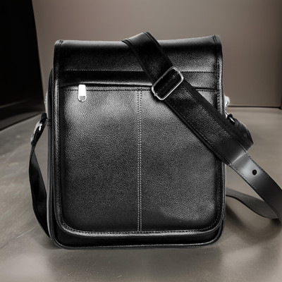 Shivra Black Sling Bag Men Sling Bag extra large (S-11*8.5*3)