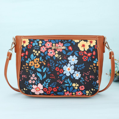 house of common Black Sling Bag HC_LC PRNT-SLING-01-BLACK